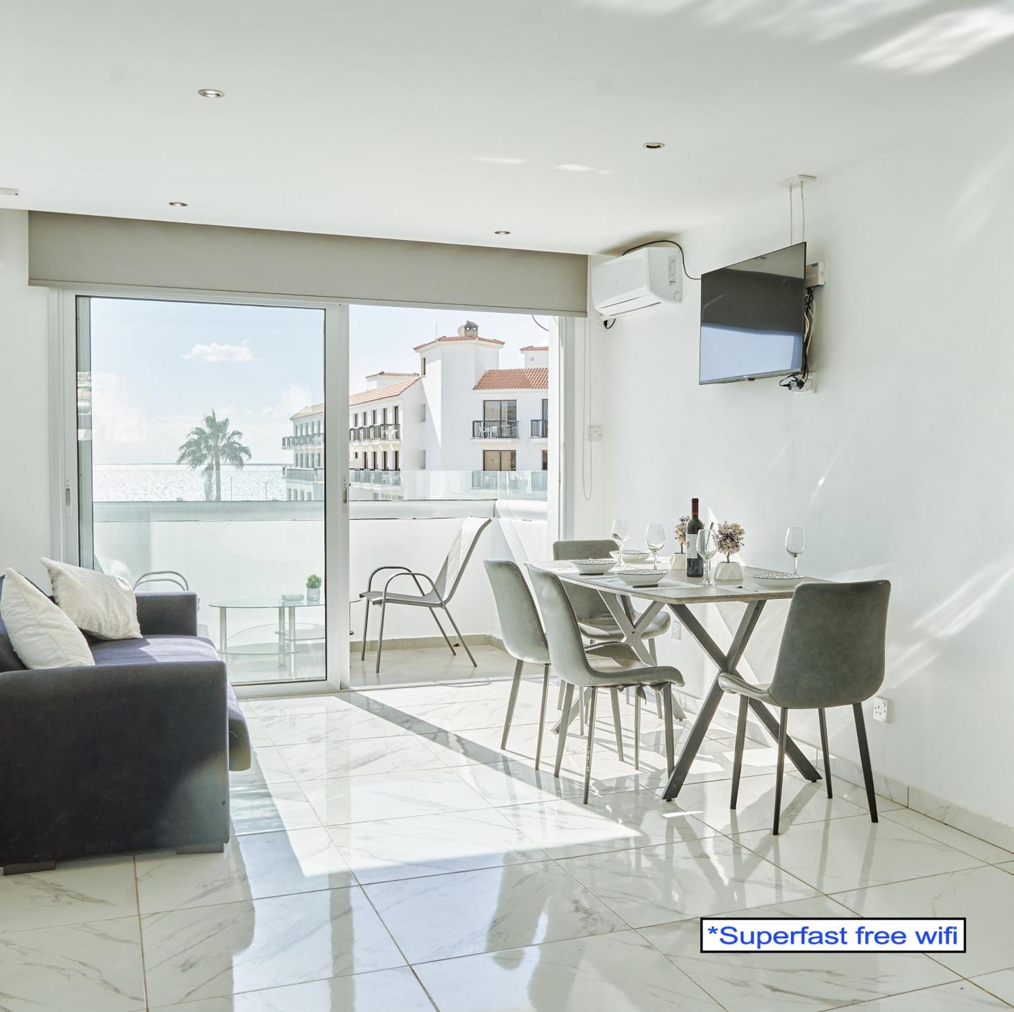 Nissi Avenue Suites Agia Napa Buitenkant foto